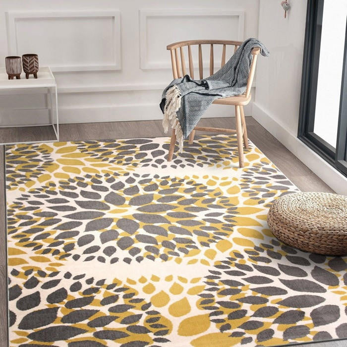 FastFurnishings 3'1" x 5' Grey Yellow Floral Woven Stain Resistant Polypropylene Area Rug