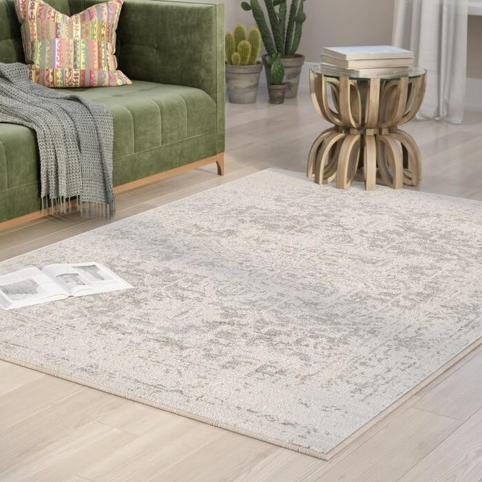 FastFurnishings 5' x 7' Distressed Oriental Area Rug in Light Grey / Beige