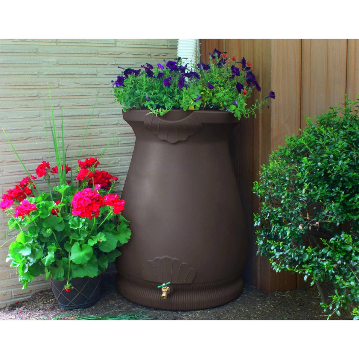 FastFurnishings Brown Oak 65 Gallon Plastic Urn Rain Barrel with Planter Top