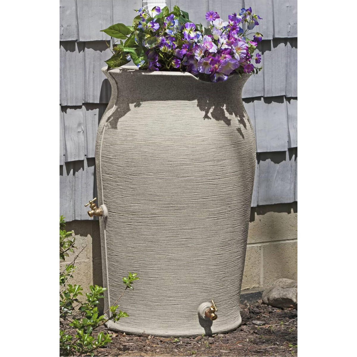 FastFurnishings Grey SandStone 50-Gallon Plastic Urn Rain Barrel with Planter Top