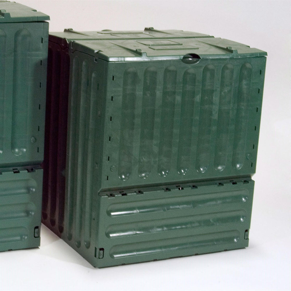 FastFurnishings Outdoor Composting 110-Gallon Composter Recycle Plastic Compost Bin - Green