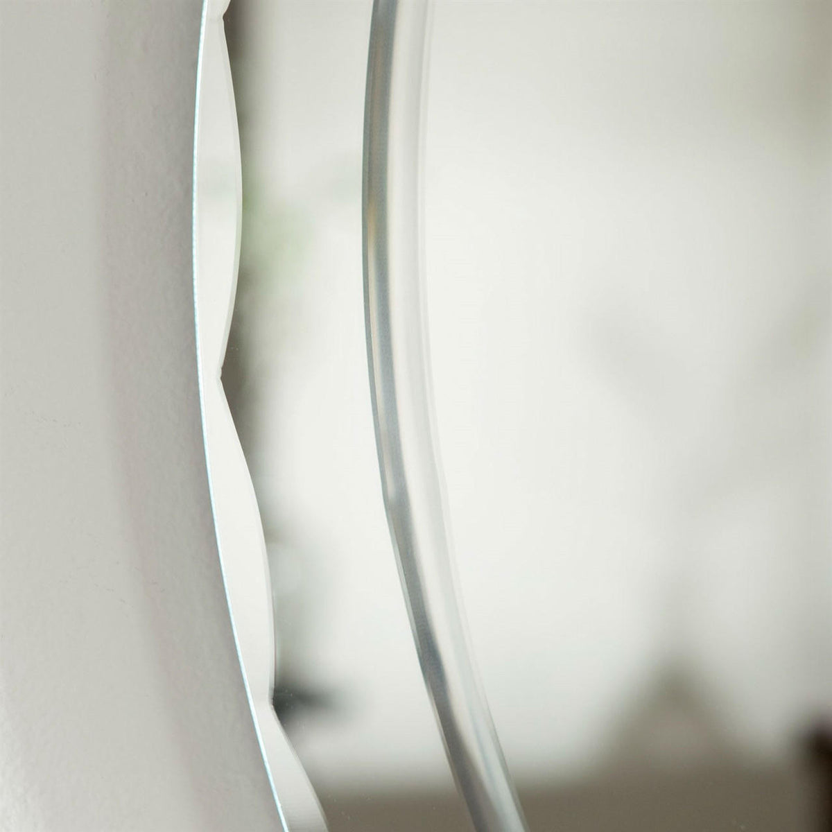 FastFurnishings Oval Frameless Bathroom Vanity Wall Mirror with Beveled Edge Scallop Border