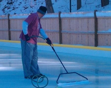NiceRink Ice Master Economy Portable Groomer 32-inch
